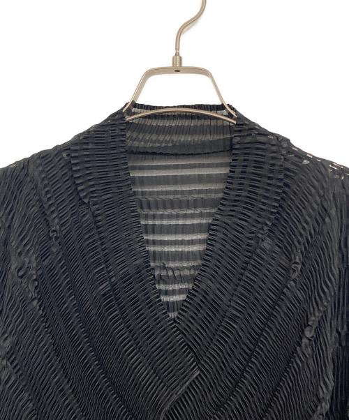 ISSEY MIYAKE（イッセイミヤケ）ISSEY MIYAKE (イッセイミヤケ) プリーツカーディガン ブラック サイズ:SIZE 2の古着・服飾アイテム