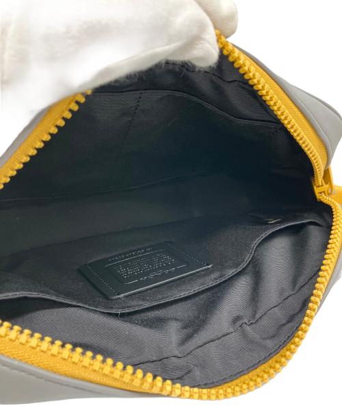 COACH（コーチ）COACH (コーチ) ショルダーバッグ　C5300　トラック クロスボディ グレー×イエローの古着・服飾アイテム