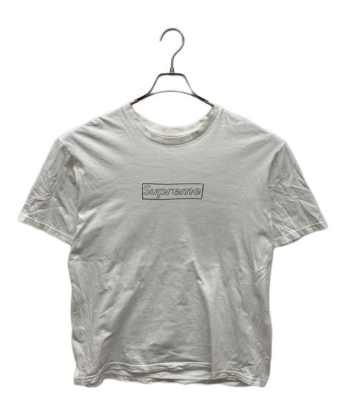 SUPREME（シュプリーム）SUPREME (シュプリーム) KAWS Chalk Logo Tee ホワイト サイズ:Lの古着・服飾アイテム