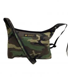 NEIGHBORHOOD（ネイバーフッド）の古着「MIL-SCOCHE/C-SHOULDER BAG　サコッシュ　カモフラージュ柄ショルダーバッグ」｜オリーブ