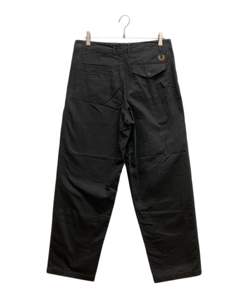 FRED PERRY（フレッドペリー）FRED PERRY (フレッドペリー) Herringbone Utility Trousers　ヘリンボーンユーティリティトラウザーズ　パンツ ブラック サイズ:81cm (W32)の古着・服飾アイテム