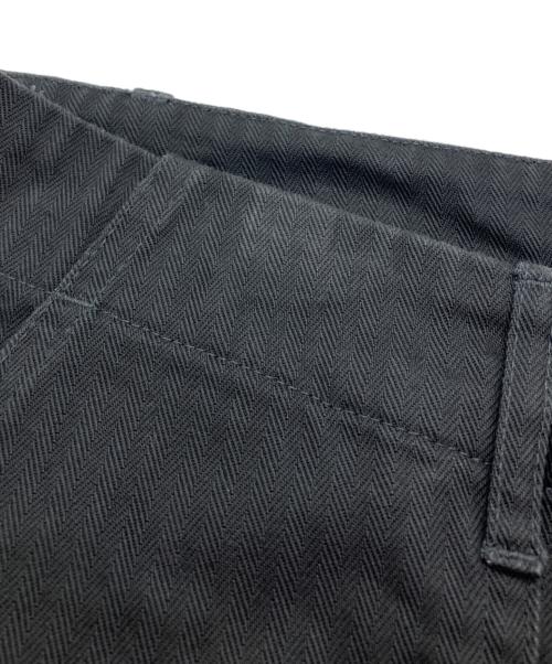 FRED PERRY（フレッドペリー）FRED PERRY (フレッドペリー) Herringbone Utility Trousers　ヘリンボーンユーティリティトラウザーズ　パンツ ブラック サイズ:81cm (W32)の古着・服飾アイテム