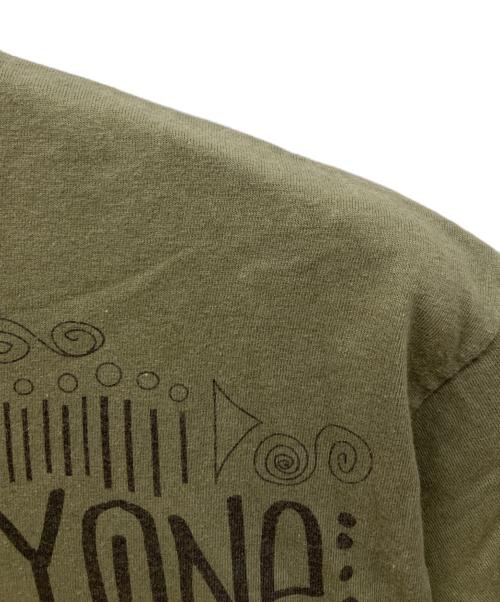 stussy（ステューシー）stussy (ステューシー) 00s フォト グラフィック クルーネック 半袖 Tシャツ　EVERYONE WANTS TO BE カーキ サイズ:Lの古着・服飾アイテム