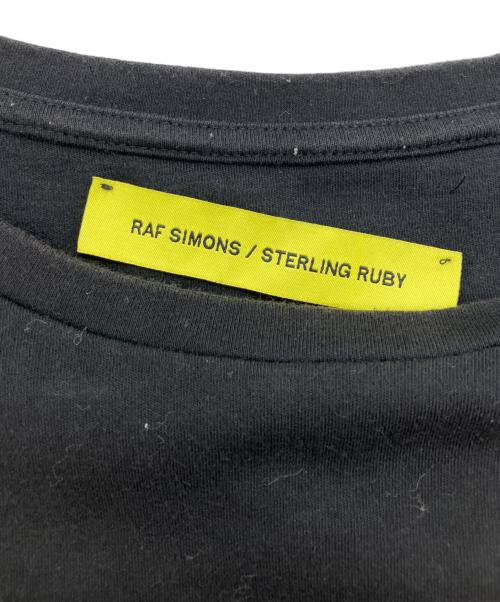RAF SIMONS（ラフシモンズ）RAF SIMONS (ラフシモンズ) STIRLING RUBY FATHERS Tシャツ　コラボプリントTシャツ ブラック サイズ:Mの古着・服飾アイテム