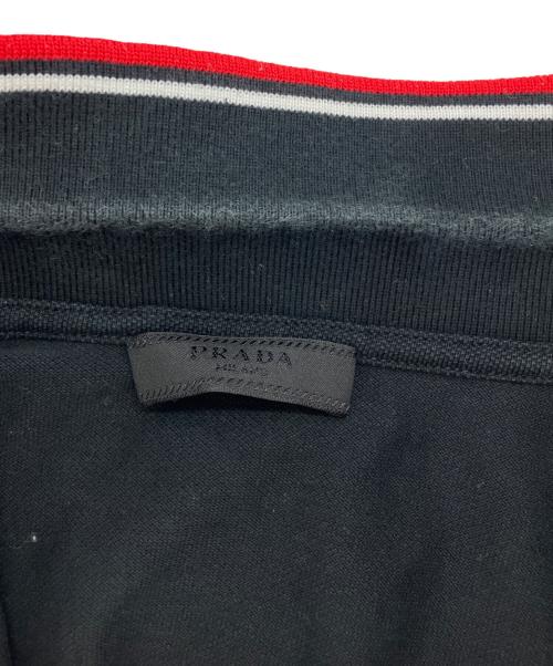 PRADA（プラダ）PRADA (プラダ) ラバーロゴ 半袖ポロシャツ ブラック サイズ:Lの古着・服飾アイテム