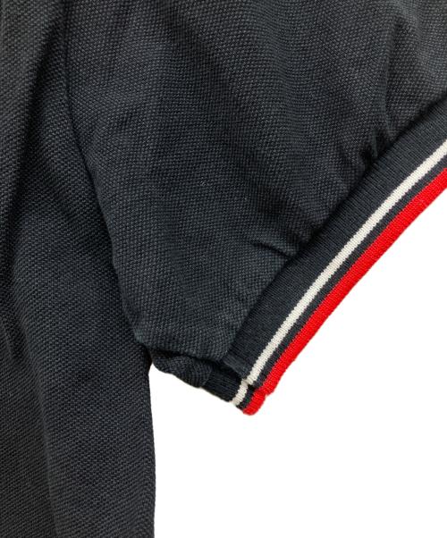PRADA（プラダ）PRADA (プラダ) ラバーロゴ 半袖ポロシャツ ブラック サイズ:Lの古着・服飾アイテム