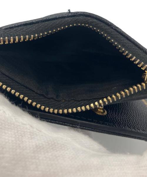 Saint Laurent Paris（サンローランパリ）Saint Laurent Paris (サンローランパリ) モノグラム バイフォールドウォレット　グレイン・ド・プードル エンボスレザー　コンパクトウォレット ブラックの古着・服飾アイテム