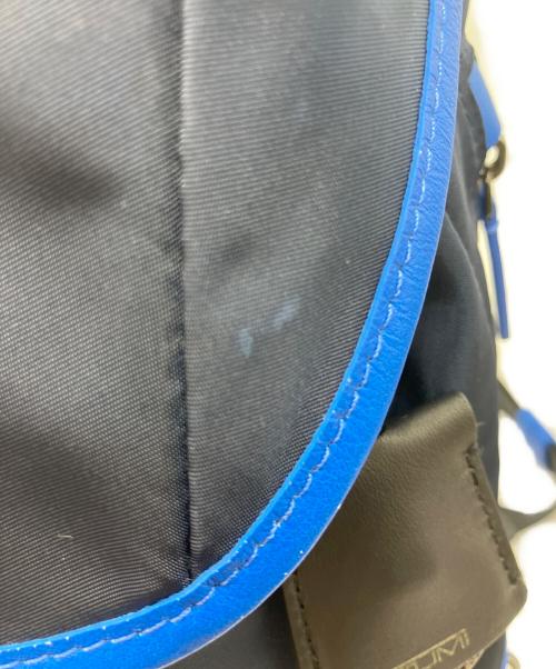 TUMI（トゥミ）TUMI (トゥミ) Voyageur Rivas Backpack　ヴォワヤジュールリーバスバックパック ネイビーの古着・服飾アイテム