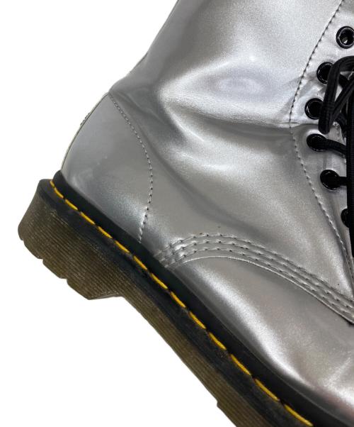 Dr.Martens（ドクターマーチン）Dr.Martens (ドクターマーチン) メタリック 8ホールブーツ シルバー サイズ:EU 41の古着・服飾アイテム