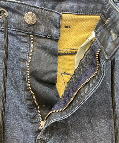 DIESEL（ディーゼル）DIESEL (ディーゼル) KROOLEY-X-NE ジョグジーンズ インディゴ サイズ:W32の古着・服飾アイテム
