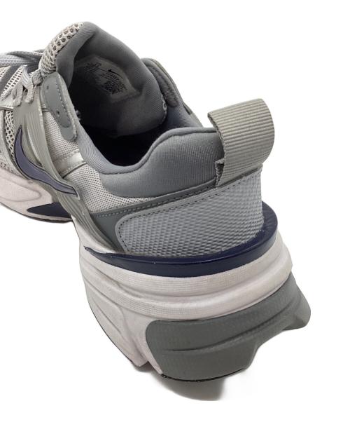 NIKE（ナイキ）NIKE (ナイキ) ローカットスニーカー V2K Run  V2Kラン ライトグレー サイズ:29の古着・服飾アイテム