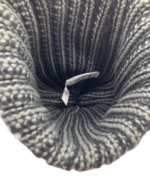 SUPREME（シュプリーム）SUPREME (シュプリーム) コントラスト ストライプ ボンボン ニット ビーニー Contrast Stripe Beanie box logo グレーの古着・服飾アイテム