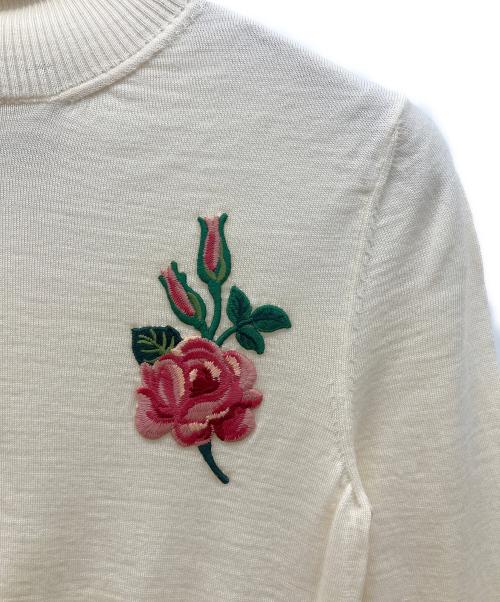 GUCCI（グッチ）GUCCI (グッチ) 花刺繍タートルネックニット ホワイト サイズ:XSの古着・服飾アイテム