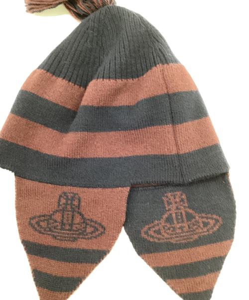 Vivienne Westwood（ヴィヴィアンウエストウッド）Vivienne Westwood (ヴィヴィアンウエストウッド) ORB　オーブ フラップ付ワッチ ニット キャップ ネイビーの古着・服飾アイテム