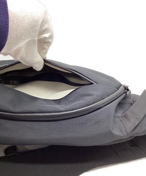 ALPAKA（アルパカ）ALPAKA (アルパカ) METRO クロスボディ X-PAC LEFT　ボディバック ブラックの古着・服飾アイテム