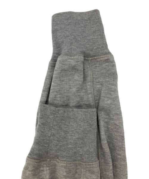 C.P COMPANY（シーピーカンパニー）C.P COMPANY (シーピーカンパニー) Light Fleece Zipped Hoodie　ライトフリースジップフーディ　パーカー グレー サイズ:XLの古着・服飾アイテム