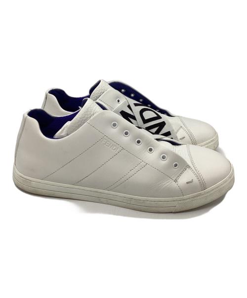 FENDI（フェンディ）FENDI (フェンディ) 7E1198　ロゴクロスバンドローカットスニーカー ホワイト サイズ:6　25～25.5相当の古着・服飾アイテム