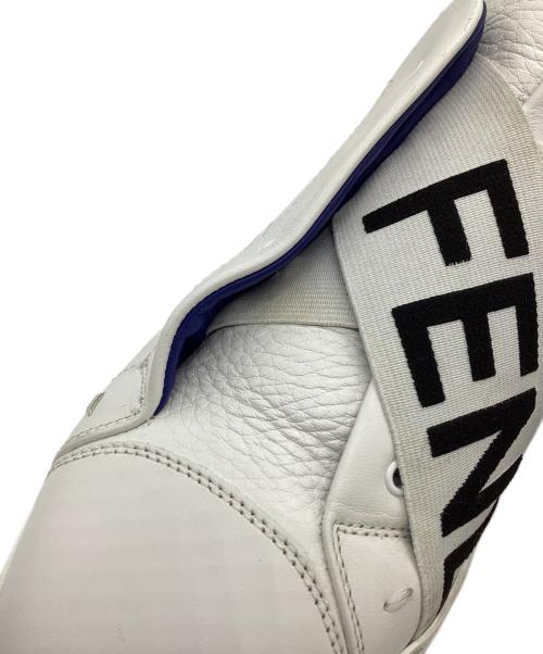 FENDI（フェンディ）FENDI (フェンディ) 7E1198　ロゴクロスバンドローカットスニーカー ホワイト サイズ:6　25～25.5相当の古着・服飾アイテム