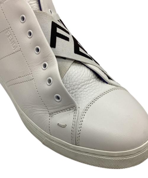 FENDI（フェンディ）FENDI (フェンディ) 7E1198　ロゴクロスバンドローカットスニーカー ホワイト サイズ:6　25～25.5相当の古着・服飾アイテム