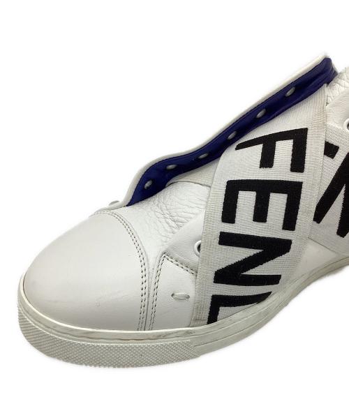 FENDI（フェンディ）FENDI (フェンディ) 7E1198　ロゴクロスバンドローカットスニーカー ホワイト サイズ:6　25～25.5相当の古着・服飾アイテム