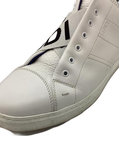 FENDI（フェンディ）FENDI (フェンディ) 7E1198　ロゴクロスバンドローカットスニーカー ホワイト サイズ:6　25～25.5相当の古着・服飾アイテム