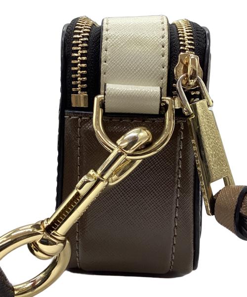 MARC JACOBS（マークジェイコブス）MARC JACOBS (マークジェイコブズ) スナップショット　ショルダーバッグ ブラウンの古着・服飾アイテム