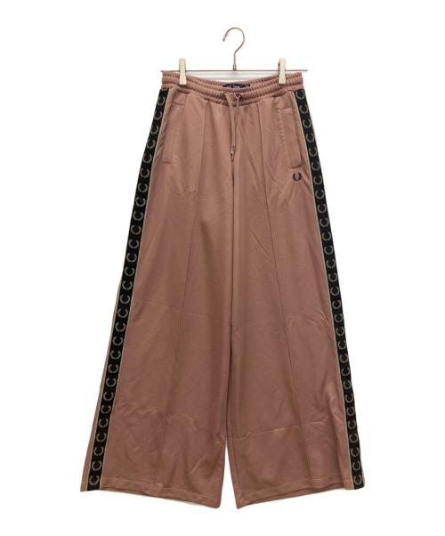 FRED PERRY（フレッドペリー）FRED PERRY (フレッドペリー) サイドラインワイドトラックパンツ ピンク サイズ:UK10の古着・服飾アイテム