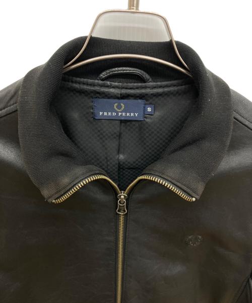 FRED PERRY（フレッドペリー）FRED PERRY (フレッドペリー) ラムレザートラックジャケット ブラック サイズ:Ｓの古着・服飾アイテム