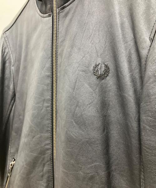 FRED PERRY（フレッドペリー）FRED PERRY (フレッドペリー) ラムレザートラックジャケット ブラック サイズ:Ｓの古着・服飾アイテム
