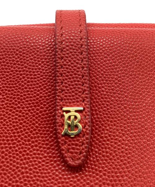 BURBERRY（バーバリー）BURBERRY (バーバリー) TBロゴ グレイニーレザー フォールディングウォレット 折り財布 レッドの古着・服飾アイテム