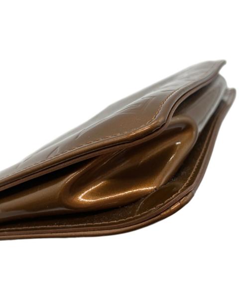 LOUIS VUITTON（ルイ ヴィトン）LOUIS VUITTON (ルイ ヴィトン) モノグラムヴェルニ レキシトン アクセサリーポーチ　ハンドバッグ ブロンズの古着・服飾アイテム