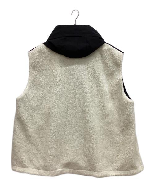 VACHEMENT（ヴァシュモン）VACHEMENT (ヴァシュモン) リサイクルシェルタフタ × ボアベスト アイボリー×ブラック サイズ:Free 未使用品の古着・服飾アイテム