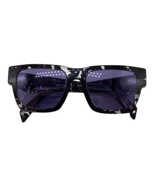 PRADA（プラダ）PRADA (プラダ) シンボルサングラス ブラック×パープル サイズ:54□19-145の古着・服飾アイテム