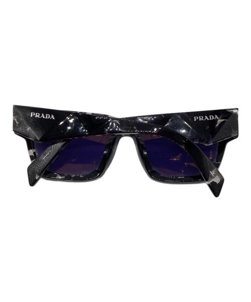 PRADA（プラダ）PRADA (プラダ) シンボルサングラス ブラック×パープル サイズ:54□19-145の古着・服飾アイテム