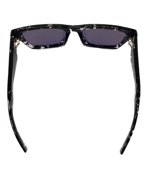 PRADA（プラダ）PRADA (プラダ) シンボルサングラス ブラック×パープル サイズ:54□19-145の古着・服飾アイテム