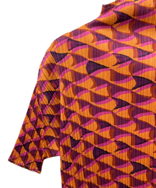 PLEATS PLEASE（プリーツプリーズ）PLEATS PLEASE (プリーツプリーズ) ジオメトリックプリントプリーツハイネックワンピース 幾何学柄プリーツ半袖ワンピース オレンジ サイズ:3の古着・服飾アイテム