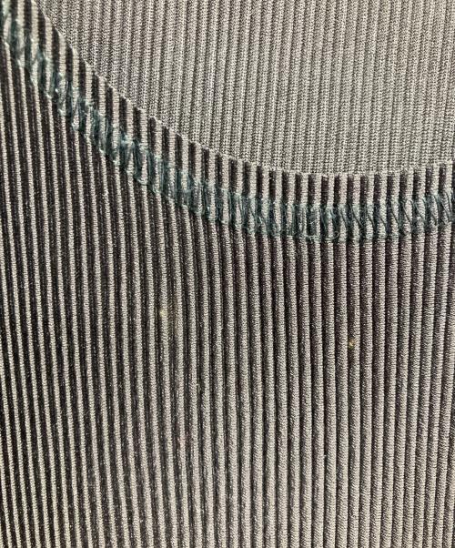 PLEATS PLEASE（プリーツプリーズ）PLEATS PLEASE (プリーツプリーズ) プリーツタンクトップ　ノースリーブブラウス チャコールグレー サイズ:3の古着・服飾アイテム