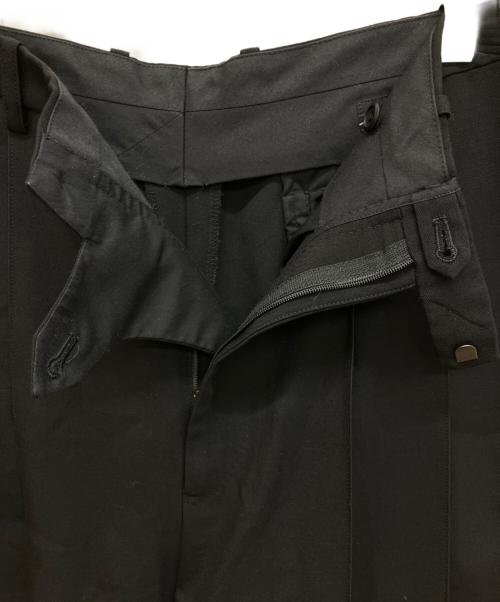 LAD MUSICIAN（ラッドミュージシャン）LAD MUSICIAN (ラッドミュージシャン) WOOL GABARDINE 2TUCK CROPPED WIDE SLACKS　ウール ギャバジン ツータック クロップド ワイド スラックス ブラック サイズ:44の古着・服飾アイテム