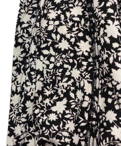 KAGURE（カグレ）kagure (カグレ) モノトーンプリントワンピース ブラックの古着・服飾アイテム