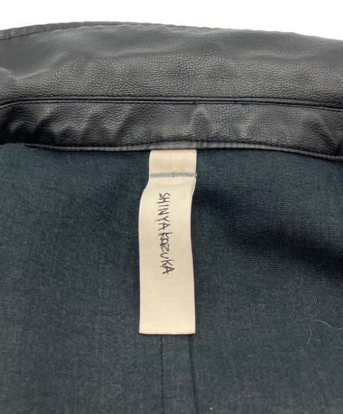 SHINYA KOZUKA（シンヤコズカ）SHINYA KOZUKA (シンヤコズカ) 別注KAPPOGI SLEEVES ZIP BLOUSON　カッポーギスリーブ・ジップブルゾン ブラック サイズ:Mの古着・服飾アイテム