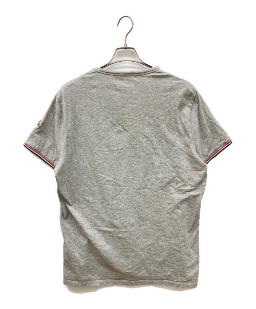 MONCLER（モンクレール）MONCLER (モンクレール) MAGLTA SCOLLO AVTシャツ グレー サイズ:XXLの古着・服飾アイテム
