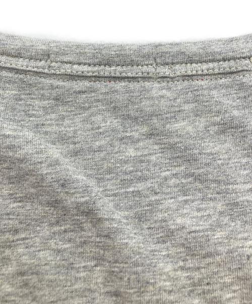 MONCLER（モンクレール）MONCLER (モンクレール) MAGLTA SCOLLO AVTシャツ グレー サイズ:XXLの古着・服飾アイテム