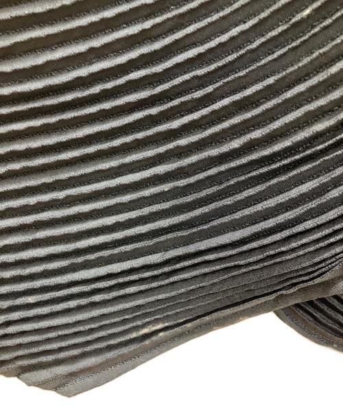 ISSEY MIYAKE（イッセイミヤケ）ISSEY MIYAKE (イッセイミヤケ) プリーツデザインスチームストレッチコート ブラック サイズ:2の古着・服飾アイテム