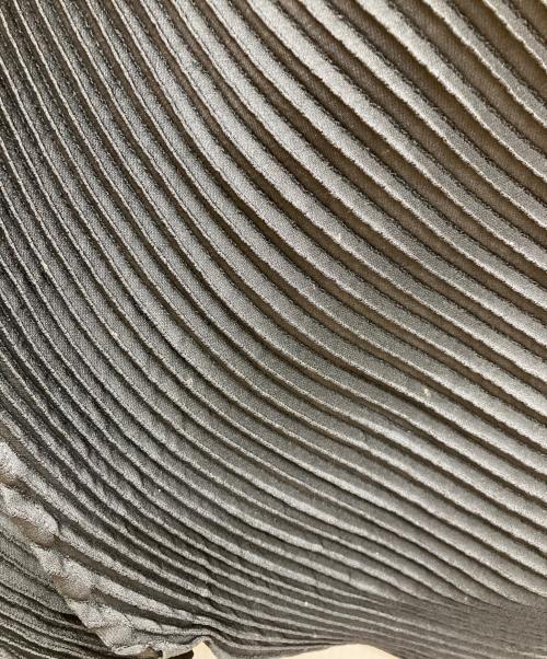 ISSEY MIYAKE（イッセイミヤケ）ISSEY MIYAKE (イッセイミヤケ) プリーツデザインスチームストレッチコート ブラック サイズ:2の古着・服飾アイテム