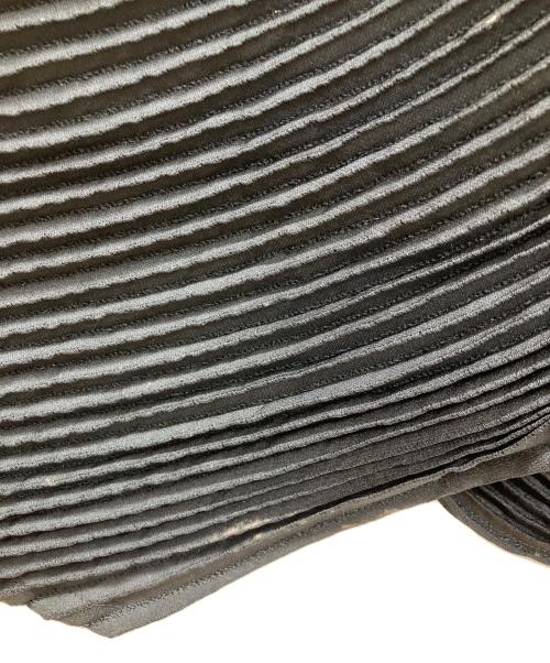 ISSEY MIYAKE（イッセイミヤケ）ISSEY MIYAKE (イッセイミヤケ) プリーツデザインスチームストレッチコート ブラック サイズ:2の古着・服飾アイテム