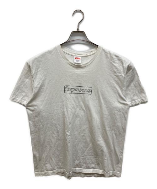 SUPREME（シュプリーム）Supreme (シュプリーム) KAWS Chalk Logo Tee ホワイト サイズ:Lの古着・服飾アイテム
