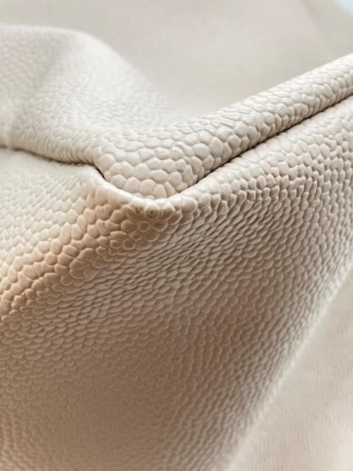 Herve Chapelier（エルベシャプリエ）Herve Chapelier (エルベシャプリエ) 707GP 　Mサイズ　リュクス舟形レザートートバッグ　マスティック マスティックの古着・服飾アイテム