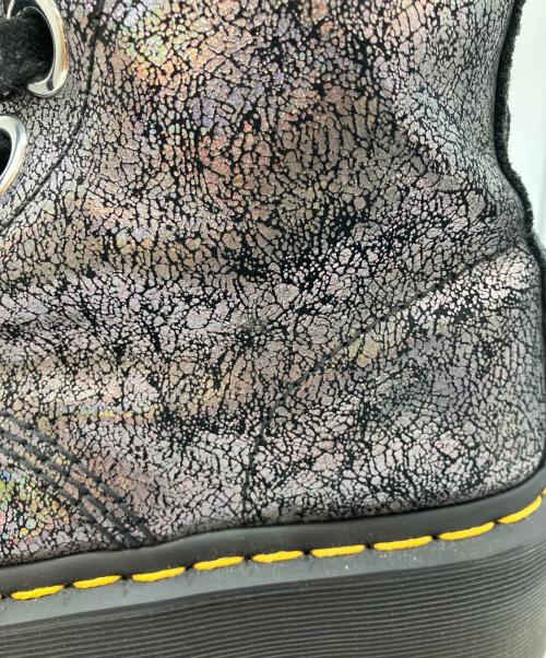Dr.Martens（ドクターマーチン）Dr.Martens (ドクターマーチン) MOLLY　6ホールブーツ シルバー サイズ:UK 6の古着・服飾アイテム