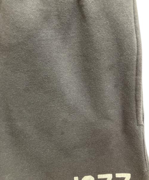 FOG ESSENTIALS（フィアオブゴッド エッセンシャル）FOG ESSENTIALS (フィアオブゴッド エッセンシャル) 1977スウェットパンツ グレー サイズ:Mの古着・服飾アイテム