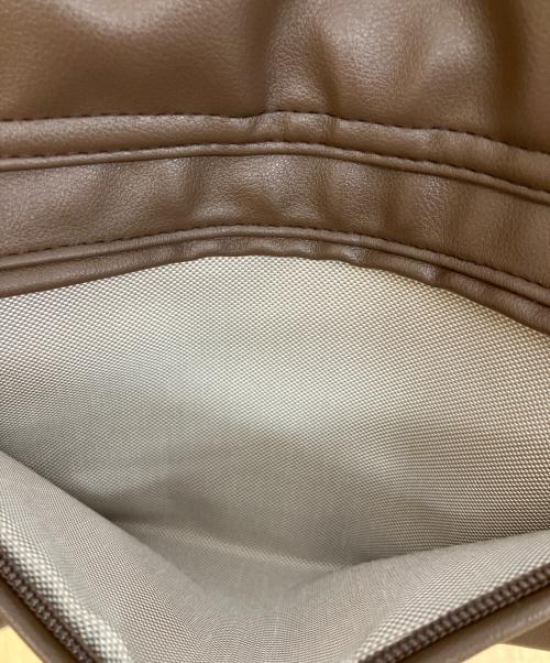 NUNELA（ヌネラ）NUNELA (ヌネラ) ショルダーバッグ ブラウンの古着・服飾アイテム